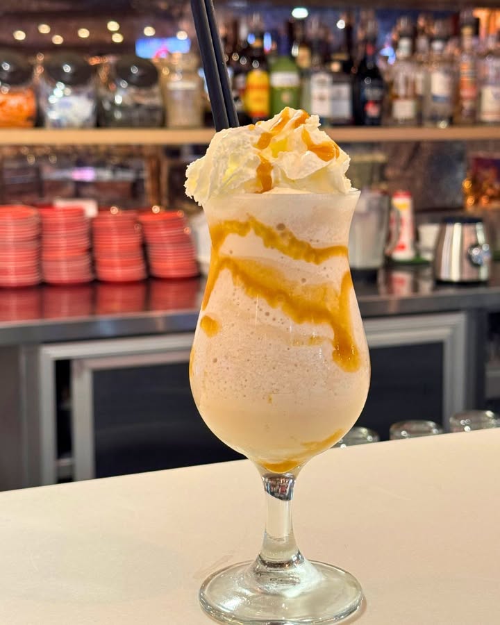 Featured image for “Butterscotch Mudslide Cocktail: May’s Sweet Delight at Singleton Diggers”